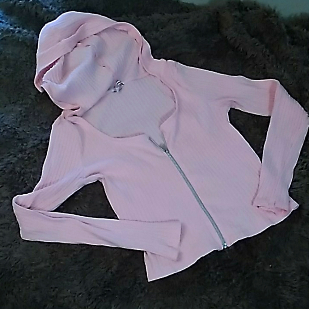 Light pink crop zip up hooded long sleeve tee